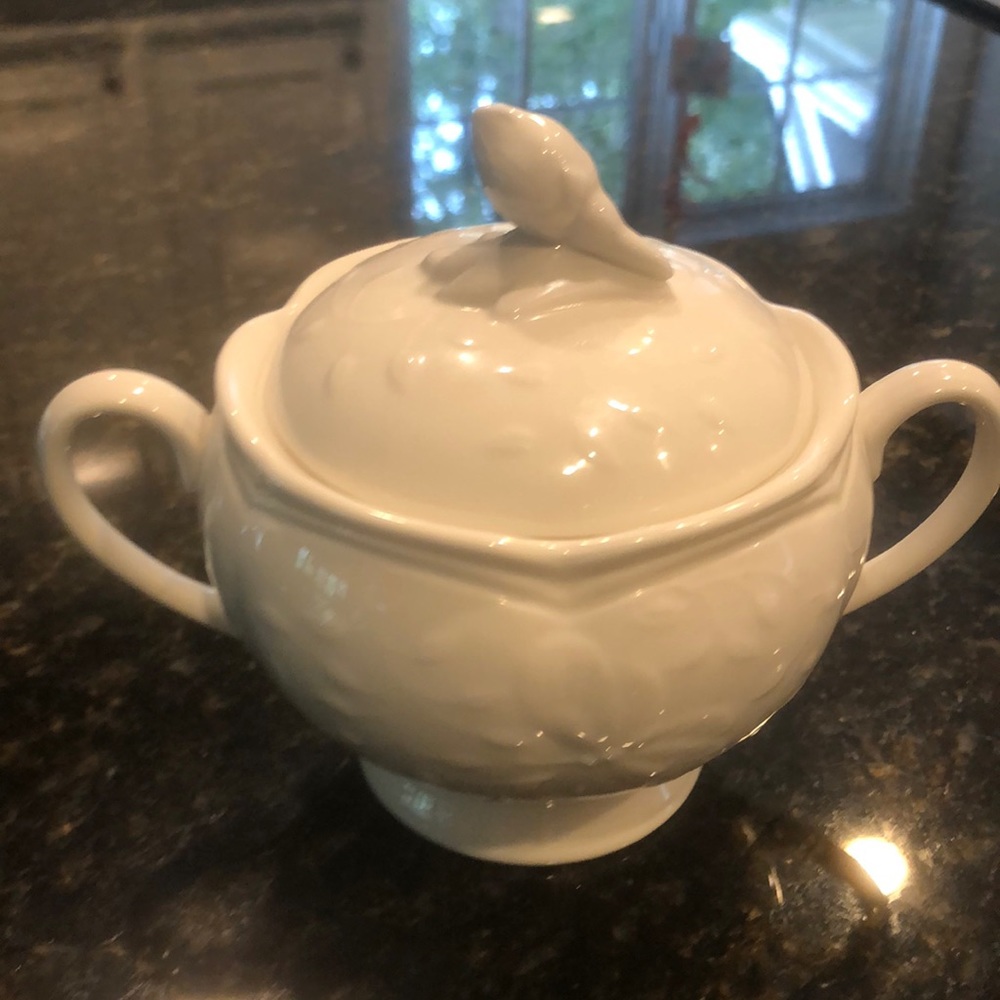 Lenox Butterfly Meadow sugar bowl